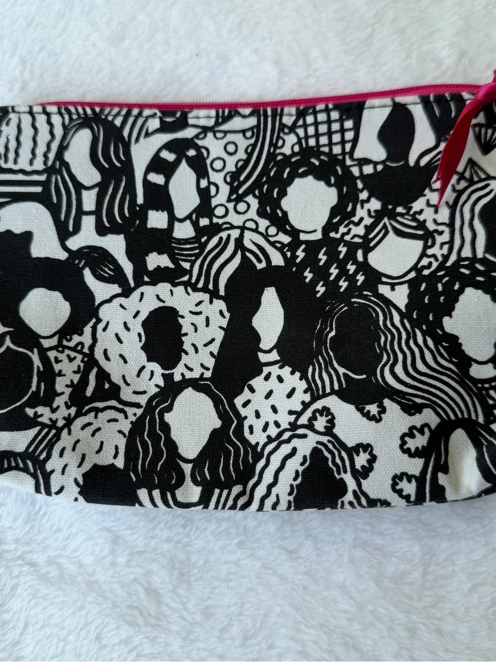 Ipsy Glambag Black & White Cosmetic Pouch with Pink Trim